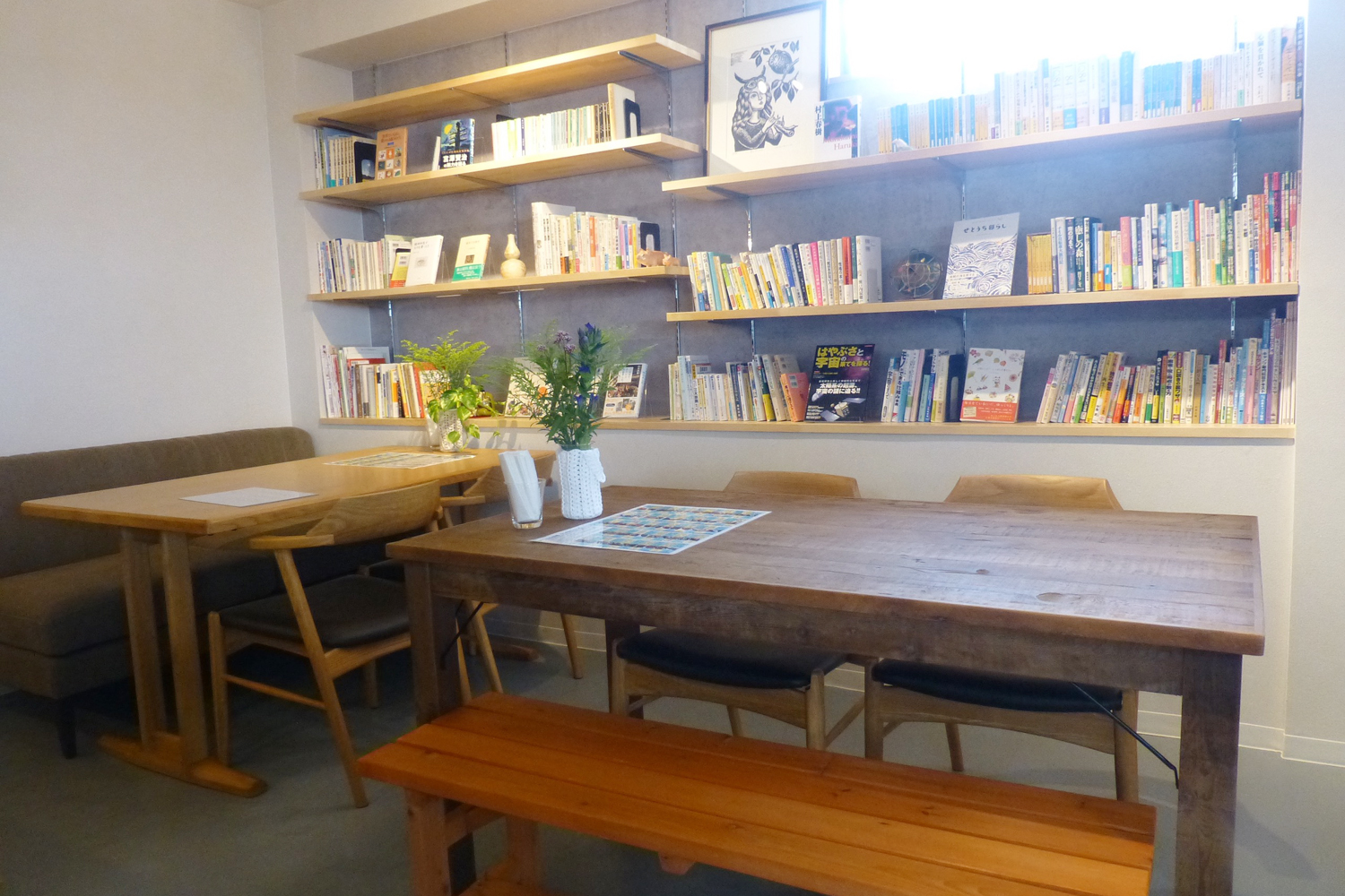 読書の秋!!ミハラキッチン高尾は本を楽しみながらお食事できる店