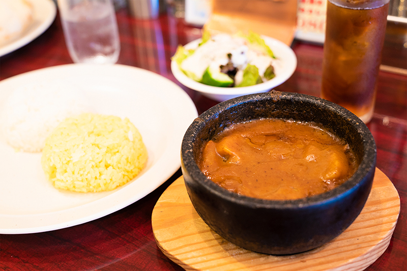 very well(ベリーウェル)!! 路地裏に隠れたアットホームな激うまカレー店!!