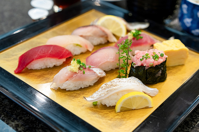 小田原漁港から直送 新鮮ネタを激安ランチで食す 独楽寿司 八王子ジャーニー