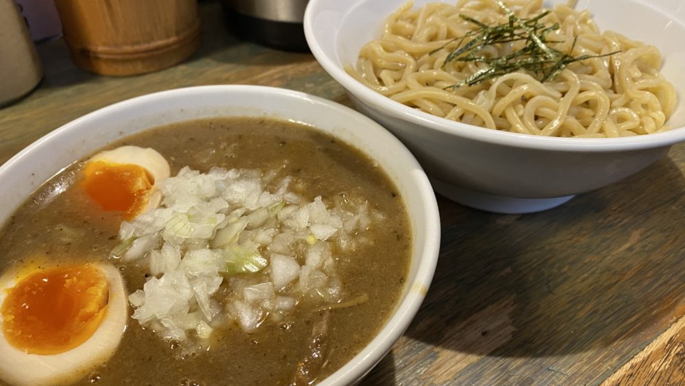 濃厚つけ汁にもちもち太麺がよく絡む 大満足つけ麺の八王子 藍華 八王子ジャーニー